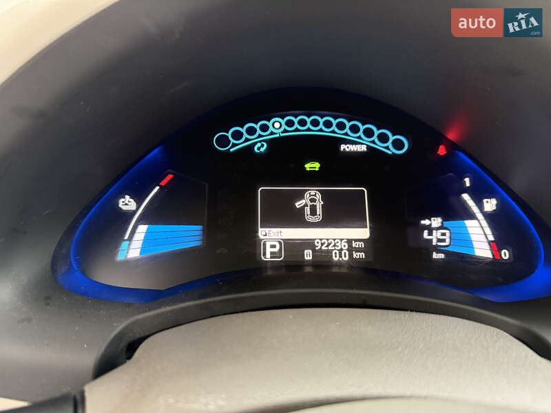 Хэтчбек Nissan Leaf 2012 в Умани