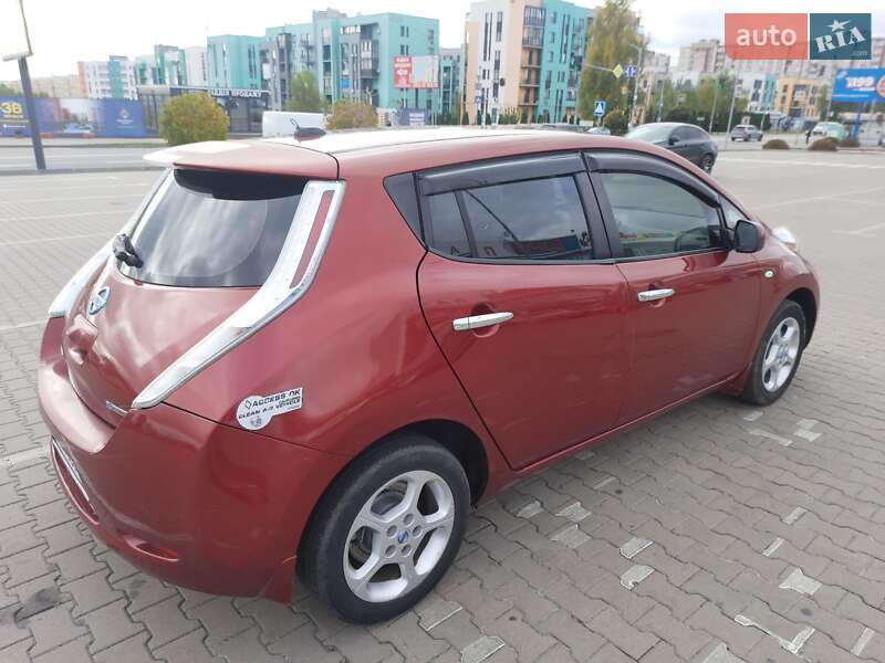 Хэтчбек Nissan Leaf 2011 в Киеве