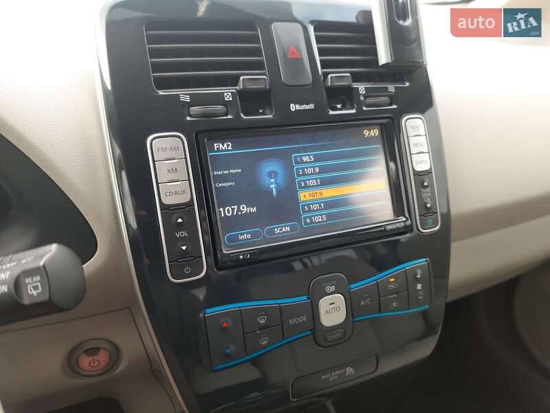 Хэтчбек Nissan Leaf 2011 в Киеве