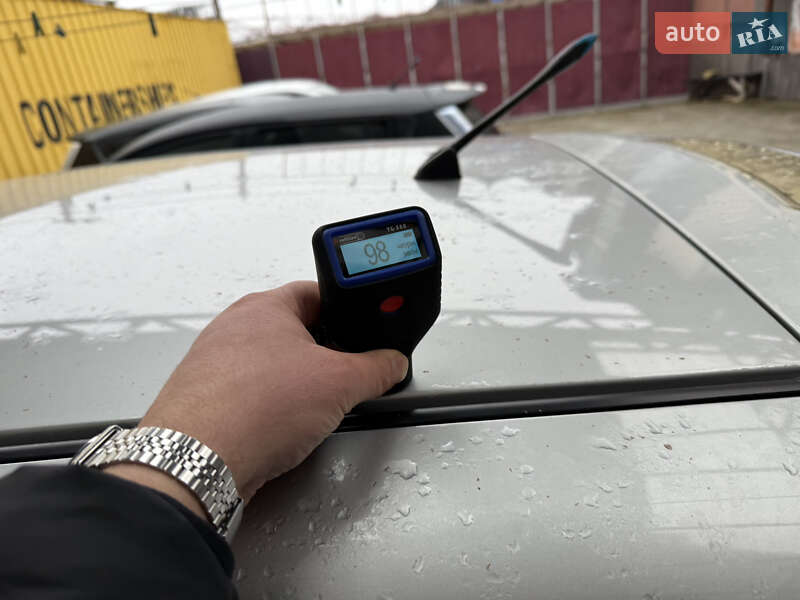 Хэтчбек Nissan Leaf 2012 в Умани