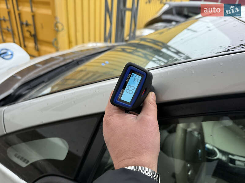 Хэтчбек Nissan Leaf 2012 в Умани