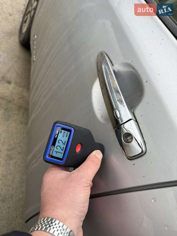 Хэтчбек Nissan Leaf 2012 в Умани