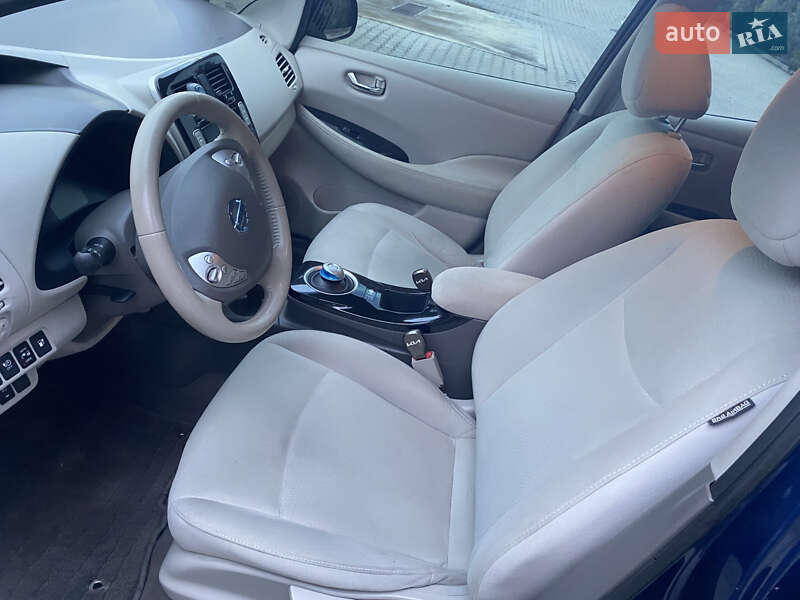 Хэтчбек Nissan Leaf 2015 в Кицмани