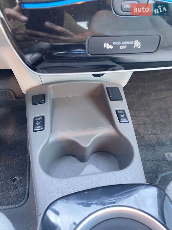 Хэтчбек Nissan Leaf 2015 в Кицмани