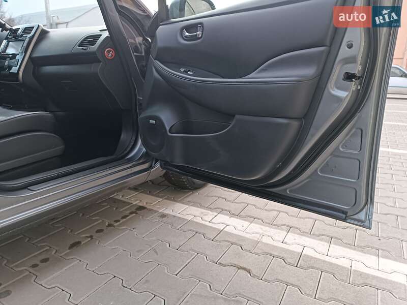 Хетчбек Nissan Leaf 2014 в Тернополі