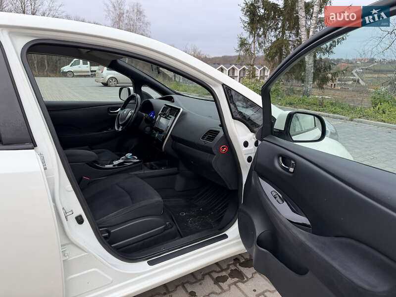 Хэтчбек Nissan Leaf 2013 в Тернополе