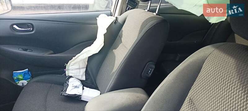 Хэтчбек Nissan Leaf 2014 в Черкассах