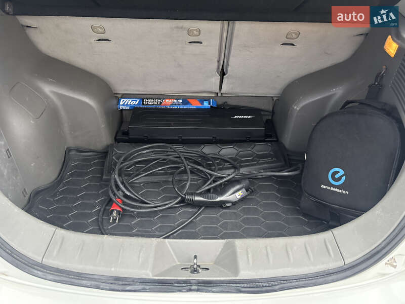 Хетчбек Nissan Leaf 2013 в Києві фото 19 Хетчбек Nissan Leaf 2013 в Києві