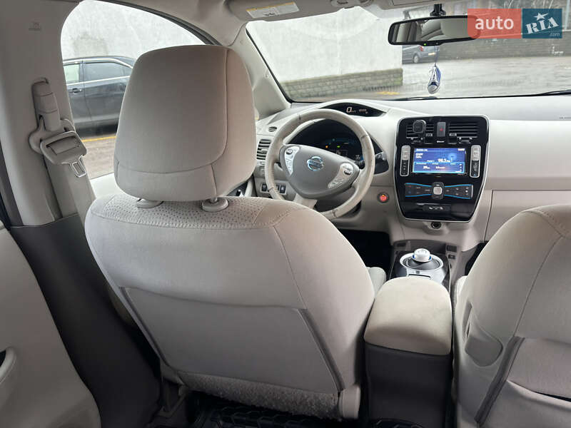 Хетчбек Nissan Leaf 2013 в Києві фото 23 Хетчбек Nissan Leaf 2013 в Києві
