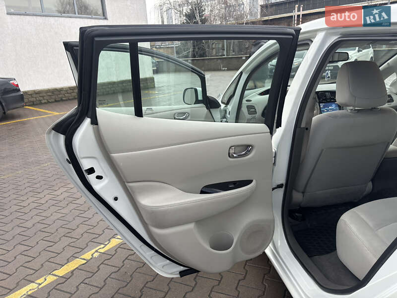 Хетчбек Nissan Leaf 2013 в Києві фото 27 Хетчбек Nissan Leaf 2013 в Києві