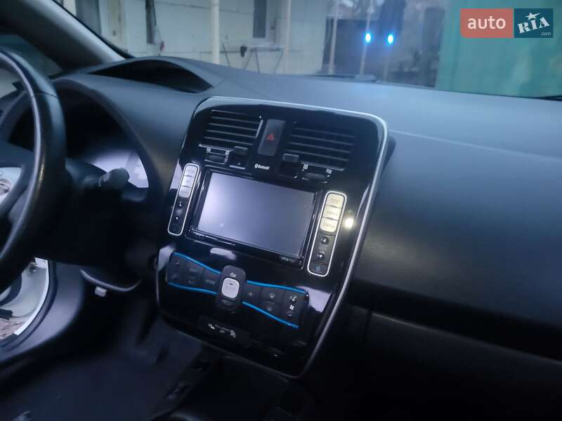 Хэтчбек Nissan Leaf 2015 в Виннице