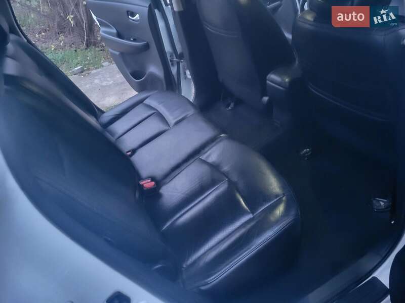 Хэтчбек Nissan Leaf 2015 в Виннице