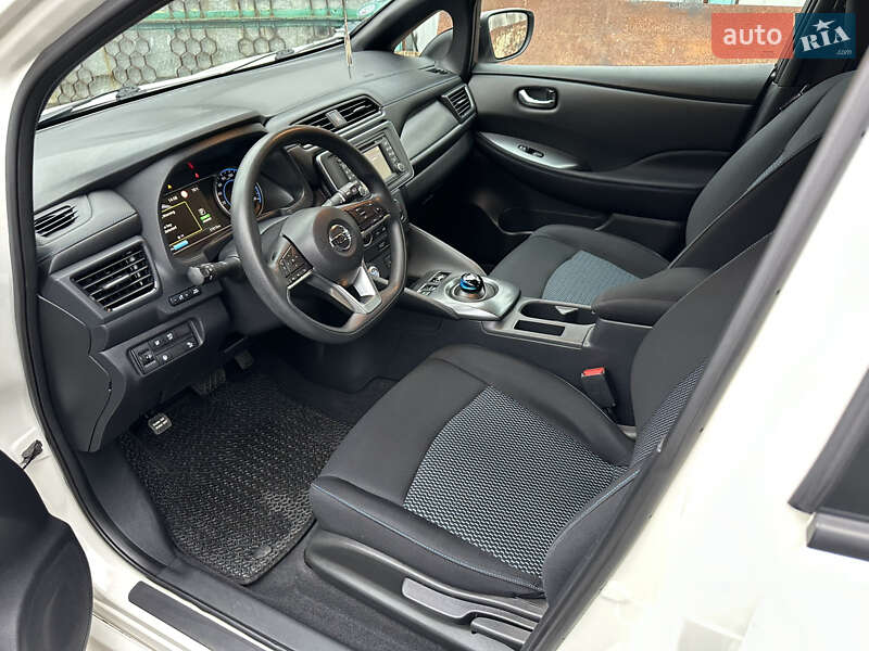 Хэтчбек Nissan Leaf 2018 в Киеве