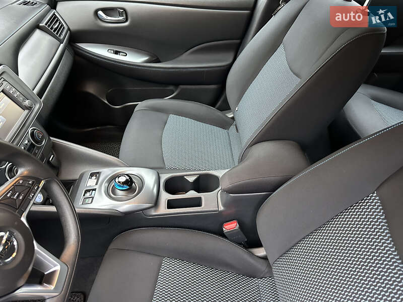 Хэтчбек Nissan Leaf 2018 в Киеве