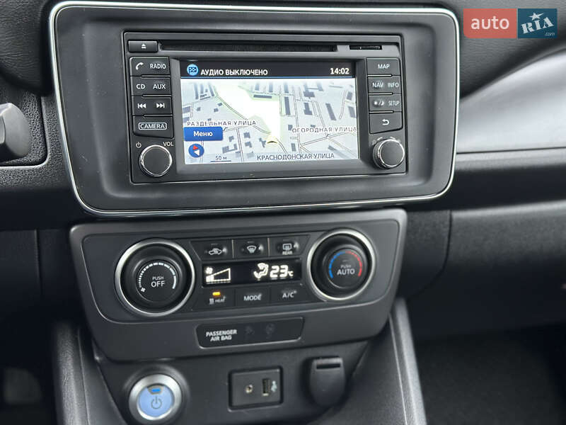 Хэтчбек Nissan Leaf 2018 в Киеве