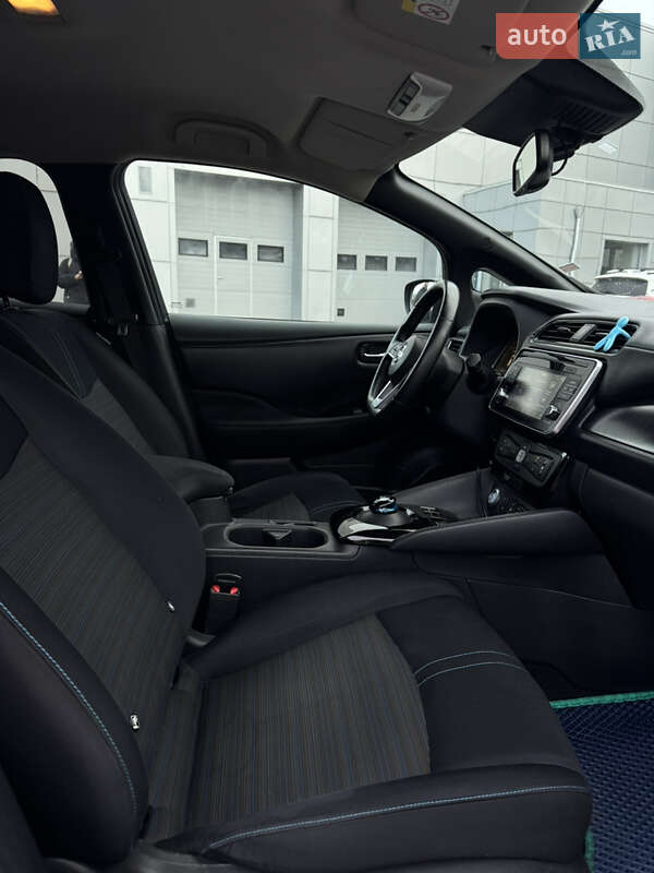 Хэтчбек Nissan Leaf 2018 в Каменском