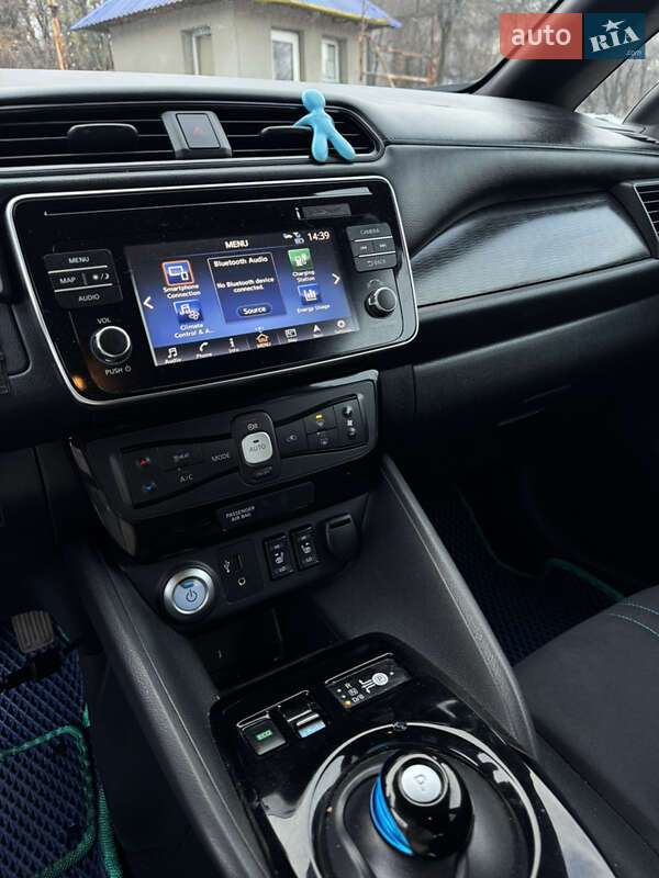 Хэтчбек Nissan Leaf 2018 в Каменском