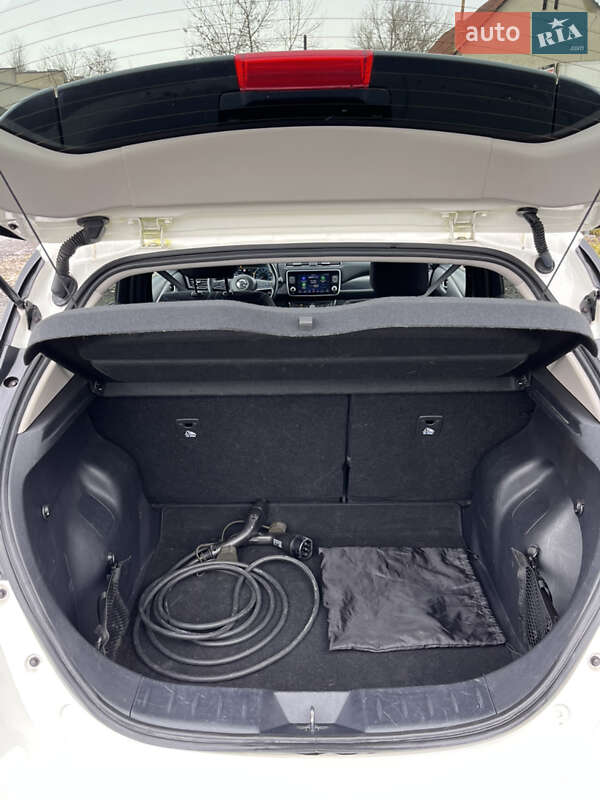 Хэтчбек Nissan Leaf 2019 в Хусте