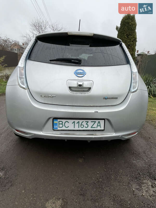 Хэтчбек Nissan Leaf 2014 в Львове