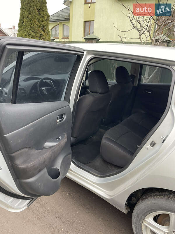 Хэтчбек Nissan Leaf 2014 в Львове