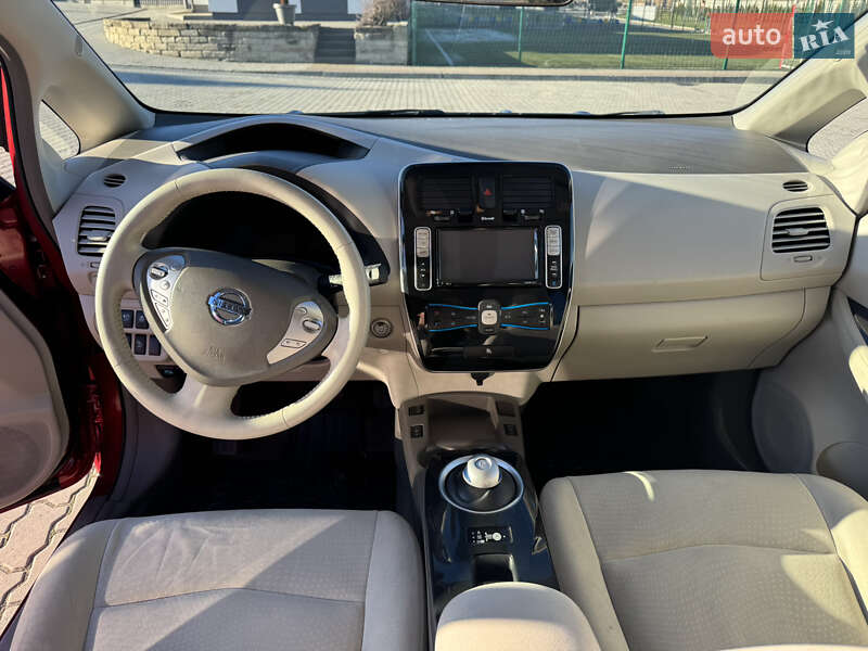 Хетчбек Nissan Leaf 2012 в Яворові