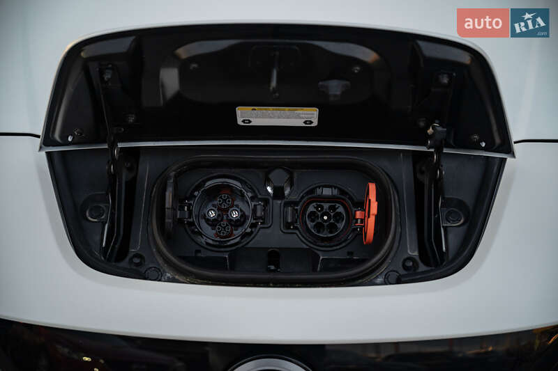 Хэтчбек Nissan Leaf 2023 в Черновцах