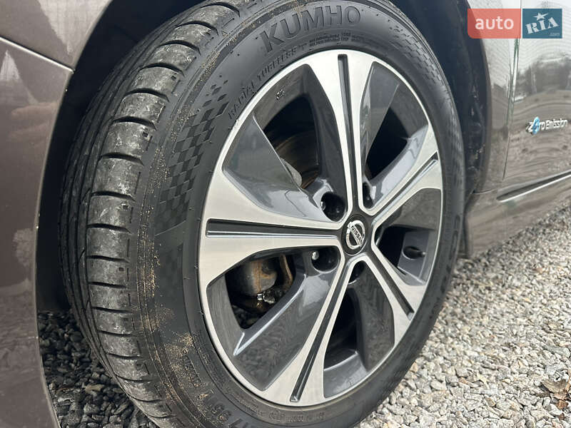 Хэтчбек Nissan Leaf 2018 в Одессе