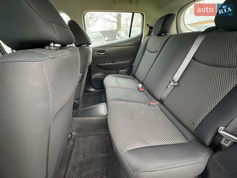 Хэтчбек Nissan Leaf 2013 в Луцке