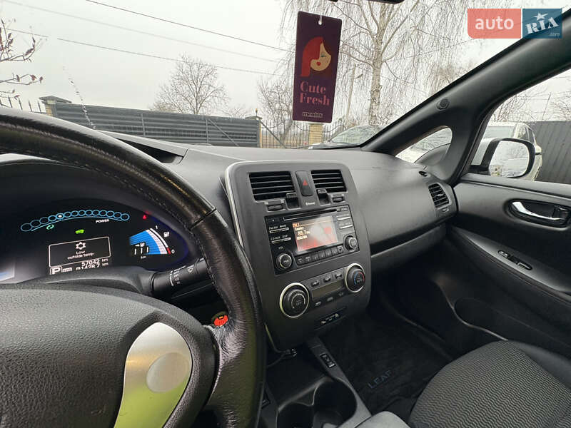 Хэтчбек Nissan Leaf 2013 в Луцке
