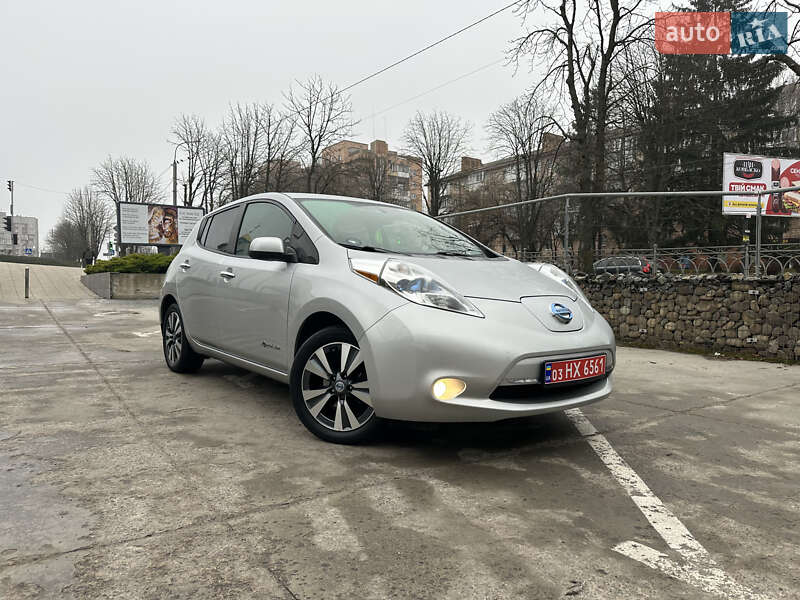 Хэтчбек Nissan Leaf 2013 в Ровно
