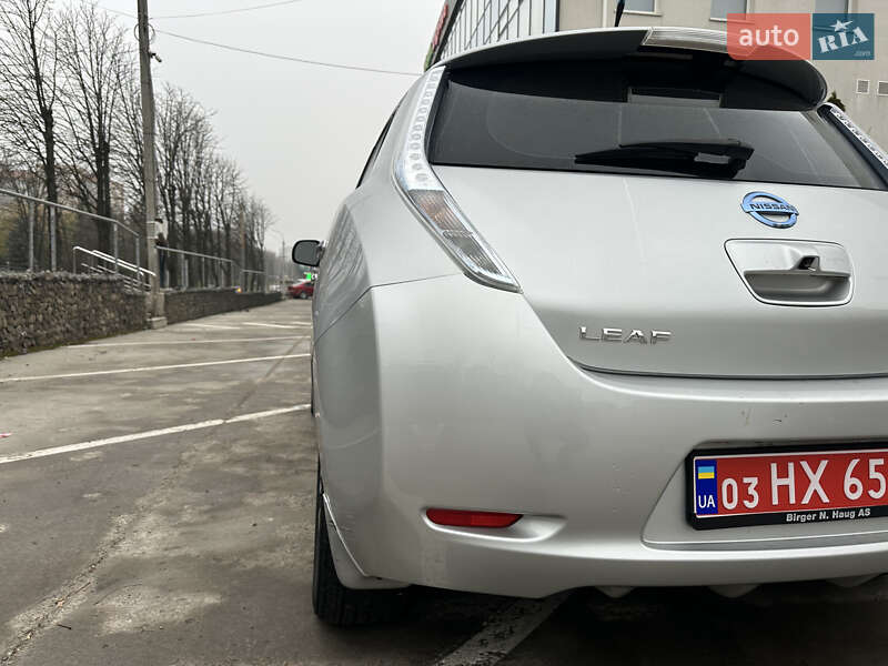 Хэтчбек Nissan Leaf 2013 в Ровно