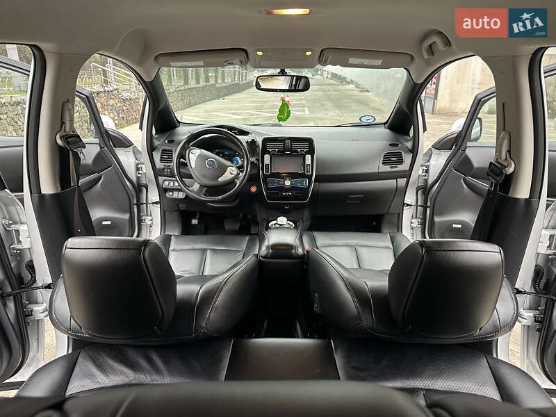 Хэтчбек Nissan Leaf 2013 в Ровно