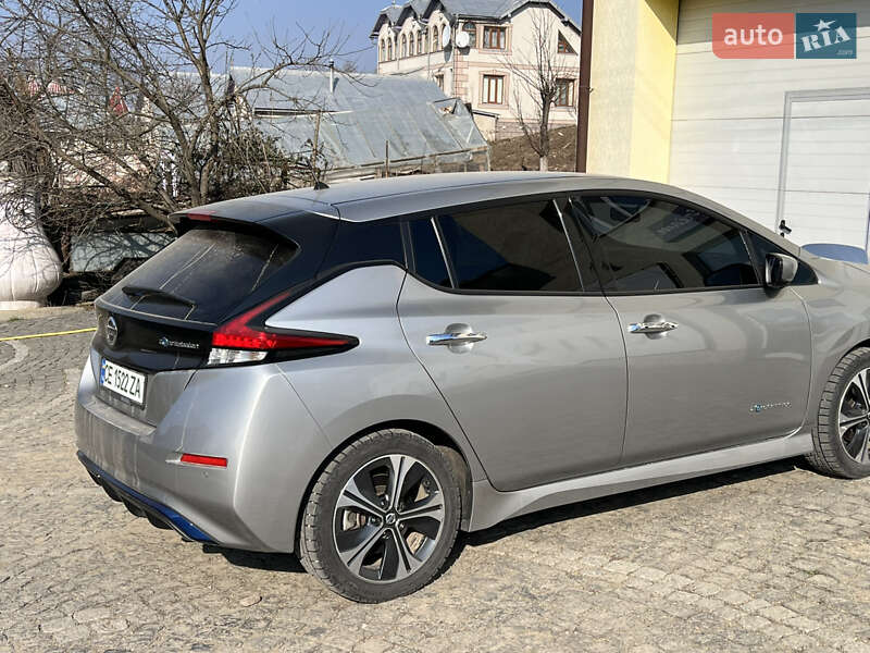 Хэтчбек Nissan Leaf 2018 в Черновцах