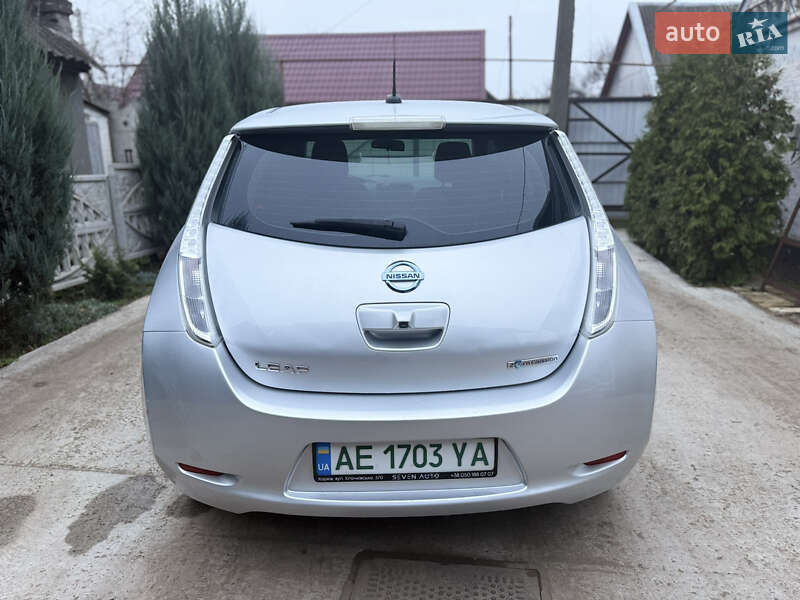 Хетчбек Nissan Leaf 2014 в Дніпрі