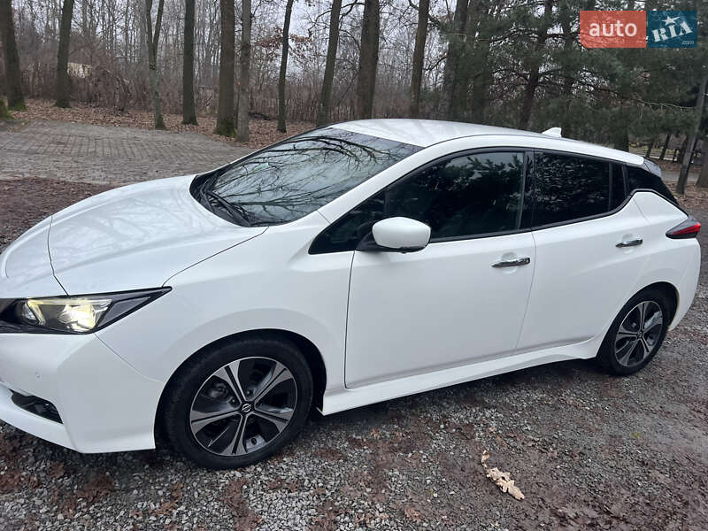 Хэтчбек Nissan Leaf 2021 в Львове