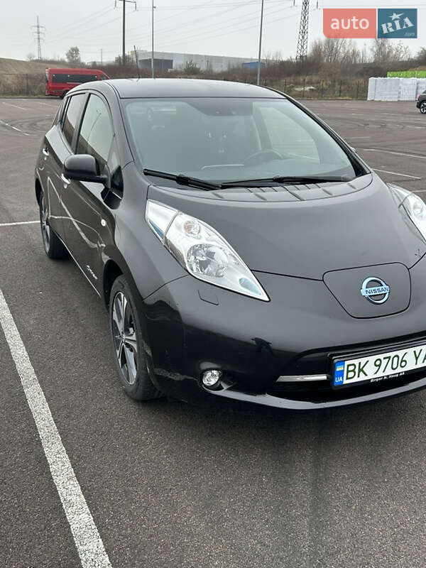 Хетчбек Nissan Leaf 2016 в Рівному