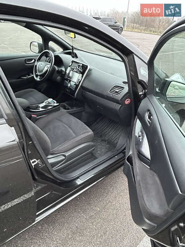 Хетчбек Nissan Leaf 2016 в Рівному