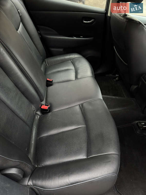 Хэтчбек Nissan Leaf 2016 в Горохове