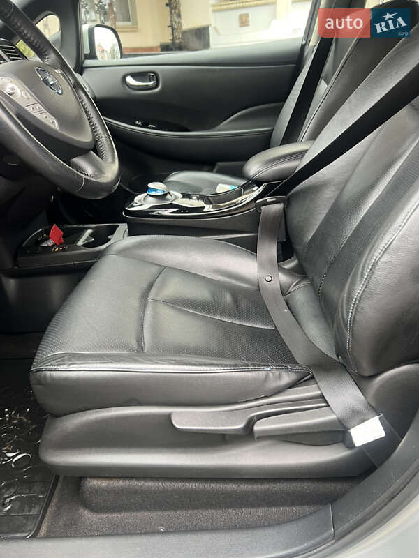 Хэтчбек Nissan Leaf 2016 в Золочеве