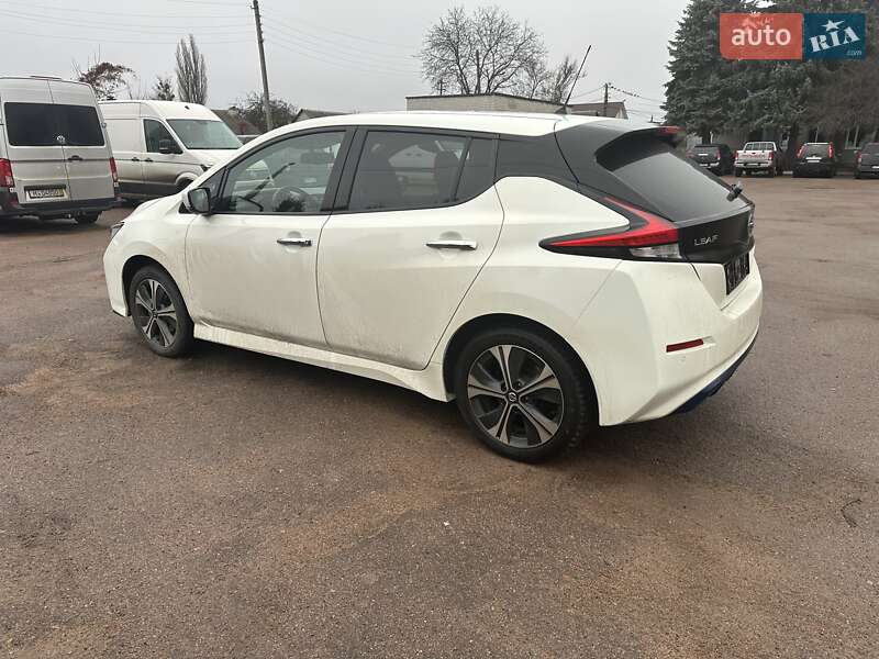 Хэтчбек Nissan Leaf 2020 в Житомире