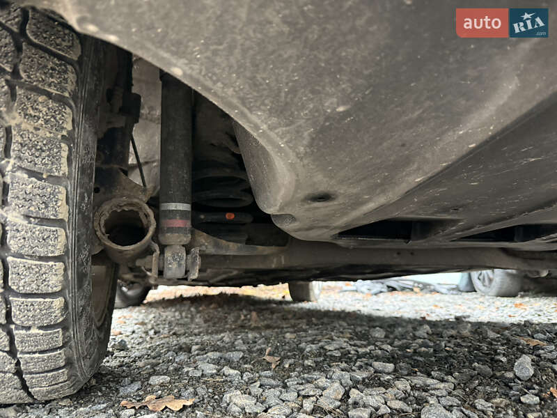 Хэтчбек Nissan Leaf 2012 в Умани