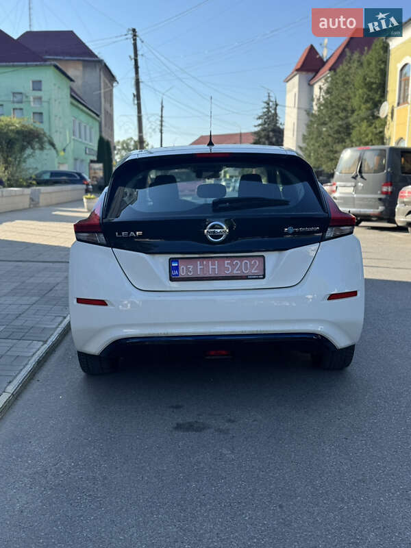 Хэтчбек Nissan Leaf 2022 в Сторожинце
