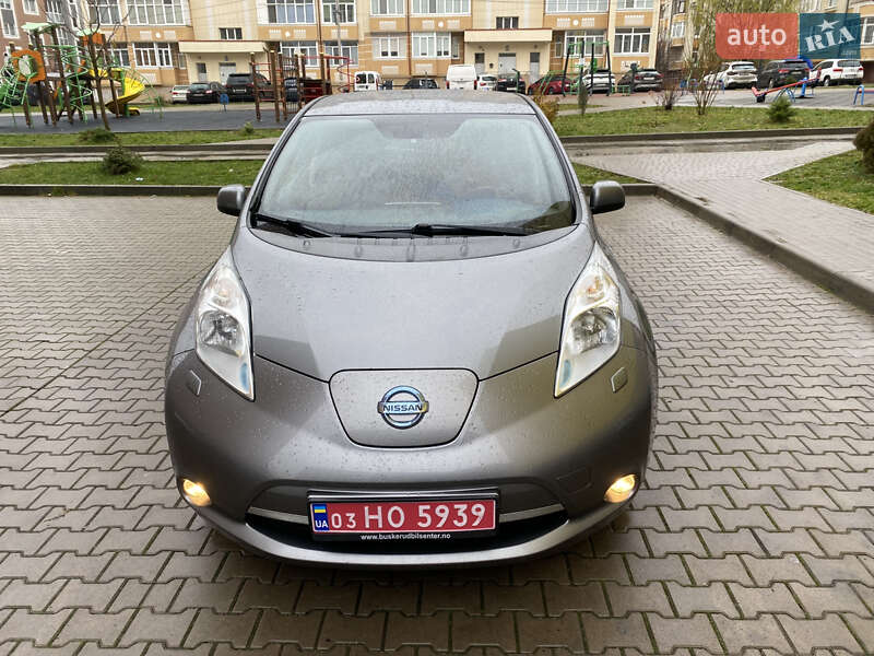 Хэтчбек Nissan Leaf 2014 в Черновцах