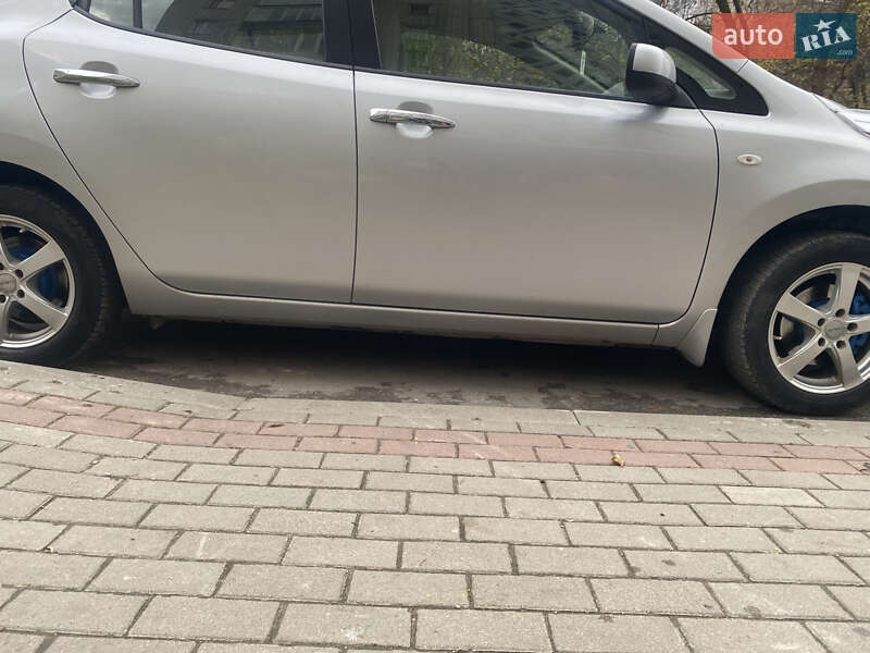 Хэтчбек Nissan Leaf 2012 в Тернополе фото 4 Хэтчбек Nissan Leaf 2012 в Тернополе