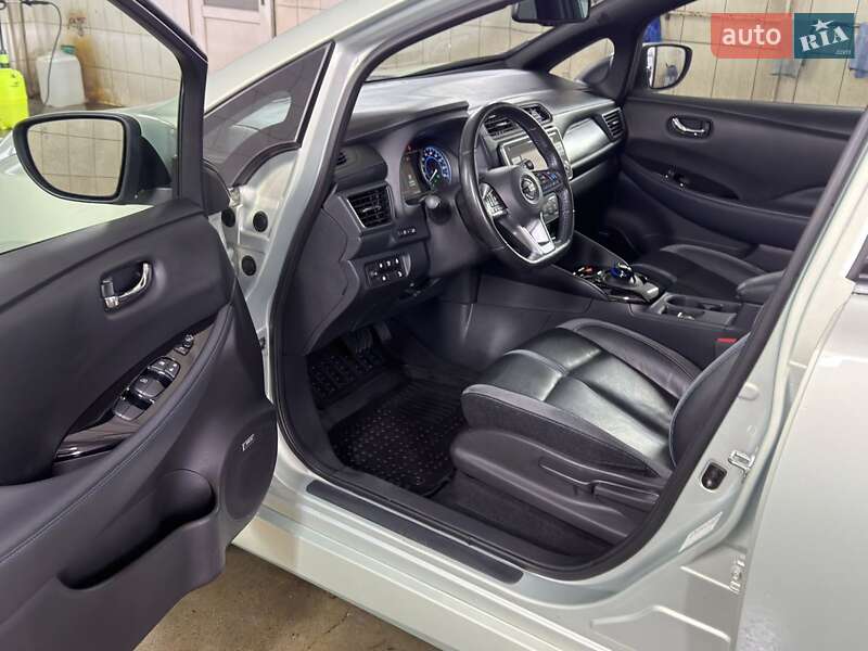 Хетчбек Nissan Leaf 2018 в Кременчуці