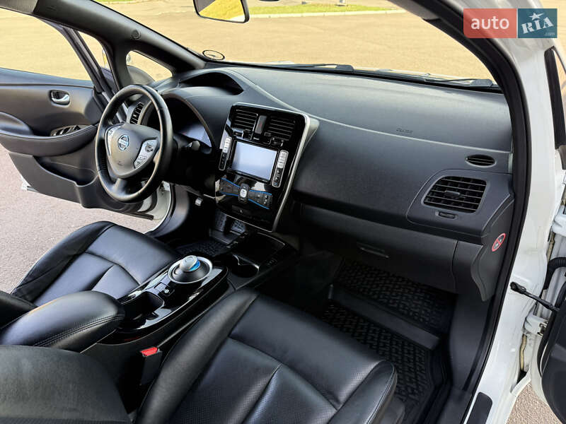 Хэтчбек Nissan Leaf 2014 в Ровно