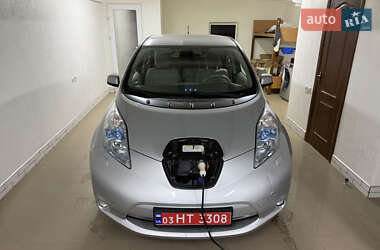 Хетчбек Nissan Leaf 2012 в Умані
