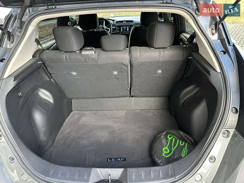 Хетчбек Nissan Leaf 2023 в Рівному