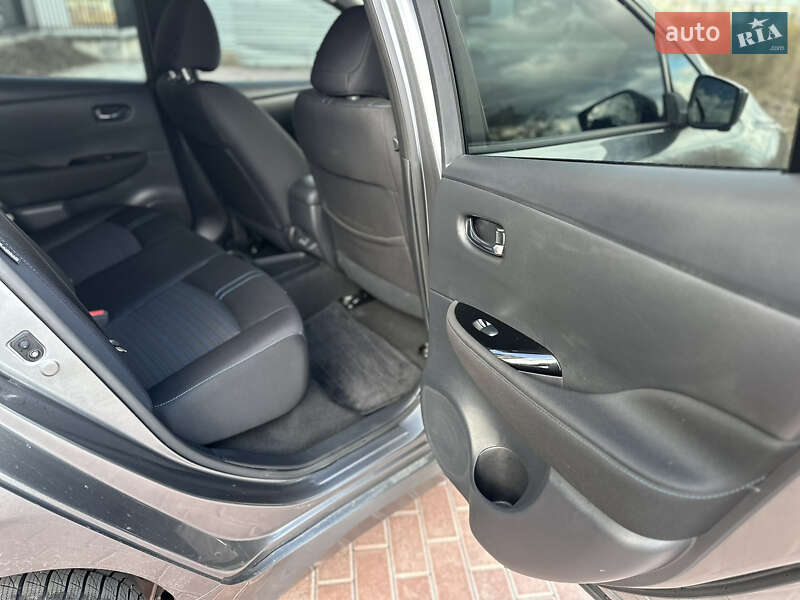 Хетчбек Nissan Leaf 2023 в Рівному