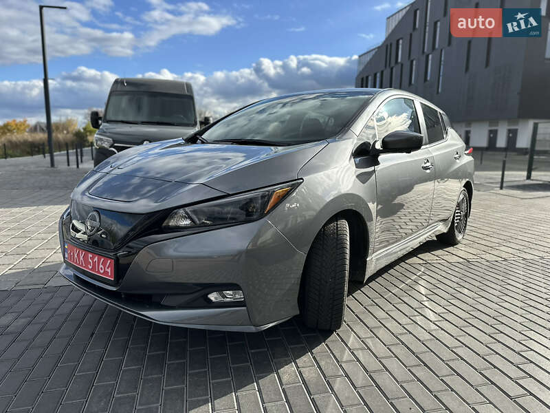 Хетчбек Nissan Leaf 2023 в Рівному